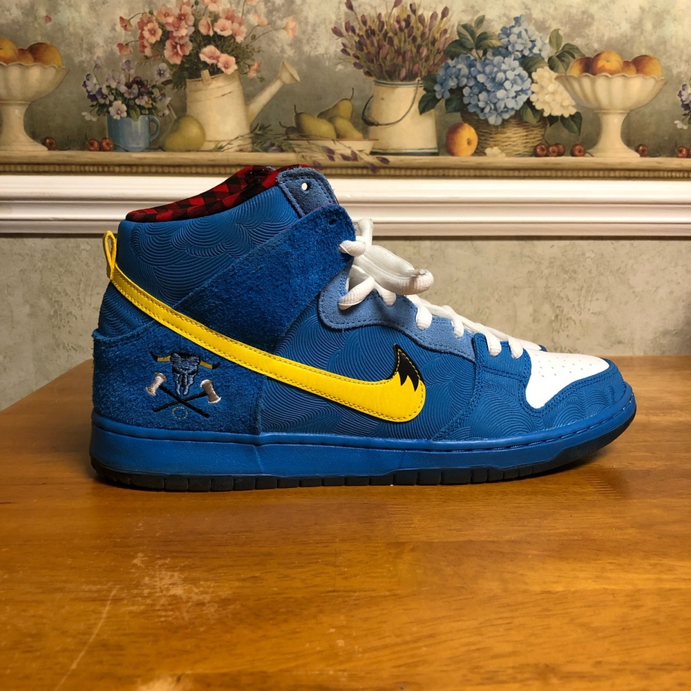 Familia x Nike SB Dunk High - Blue Ox